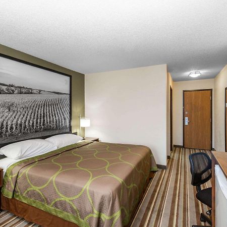 Super 8 By Wyndham Storm Lake Bagian luar foto