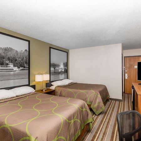 Super 8 By Wyndham Storm Lake Bagian luar foto