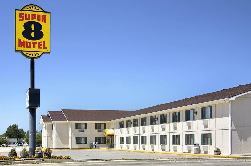 Super 8 By Wyndham Storm Lake Bagian luar foto