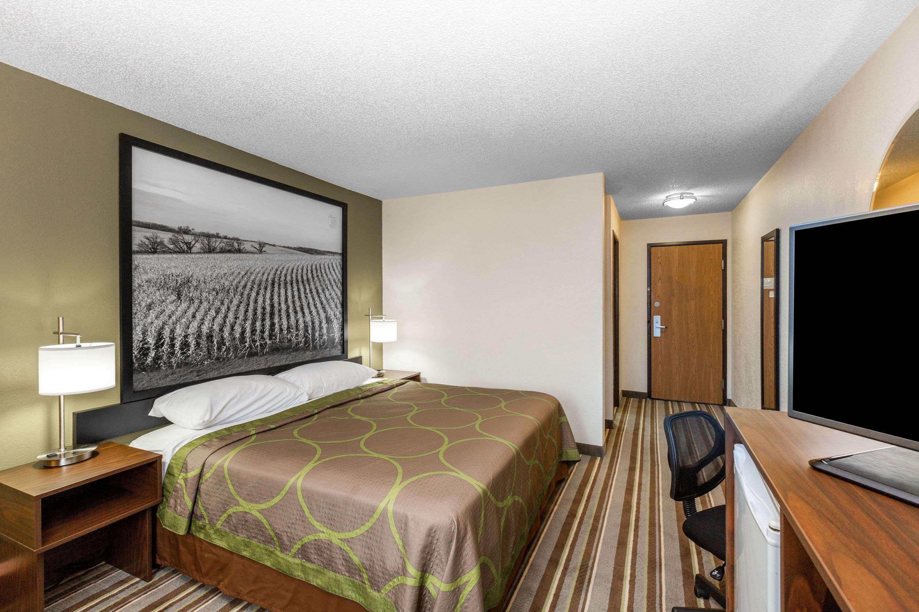 Super 8 By Wyndham Storm Lake Bagian luar foto