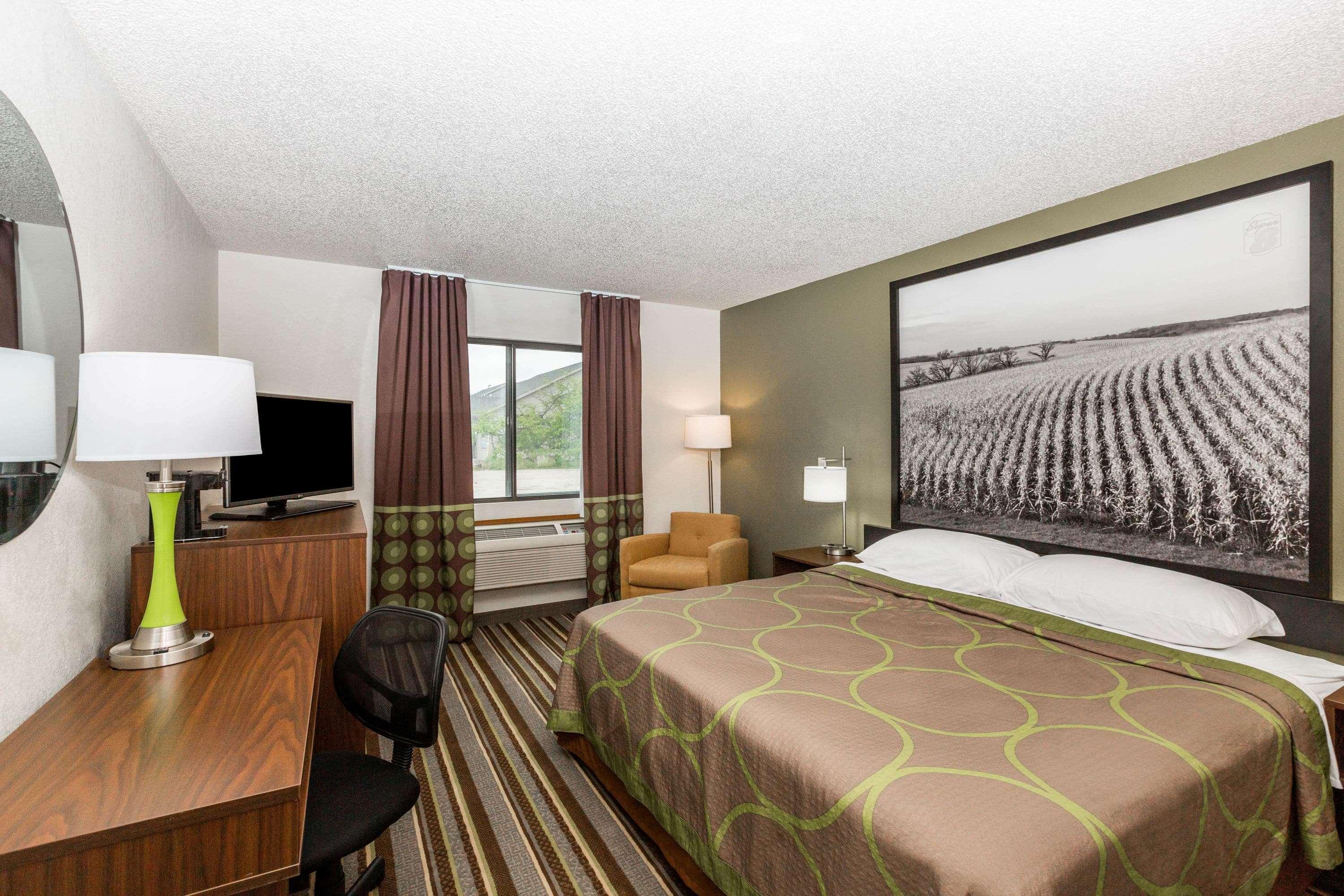 Super 8 By Wyndham Storm Lake Bagian luar foto